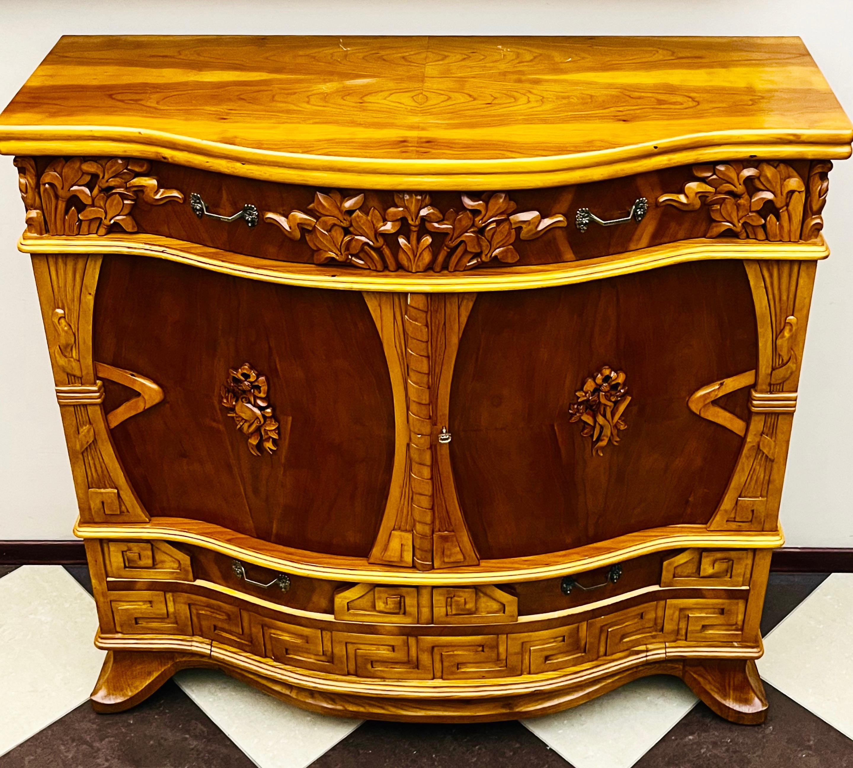 Dekoracyjna sekretera