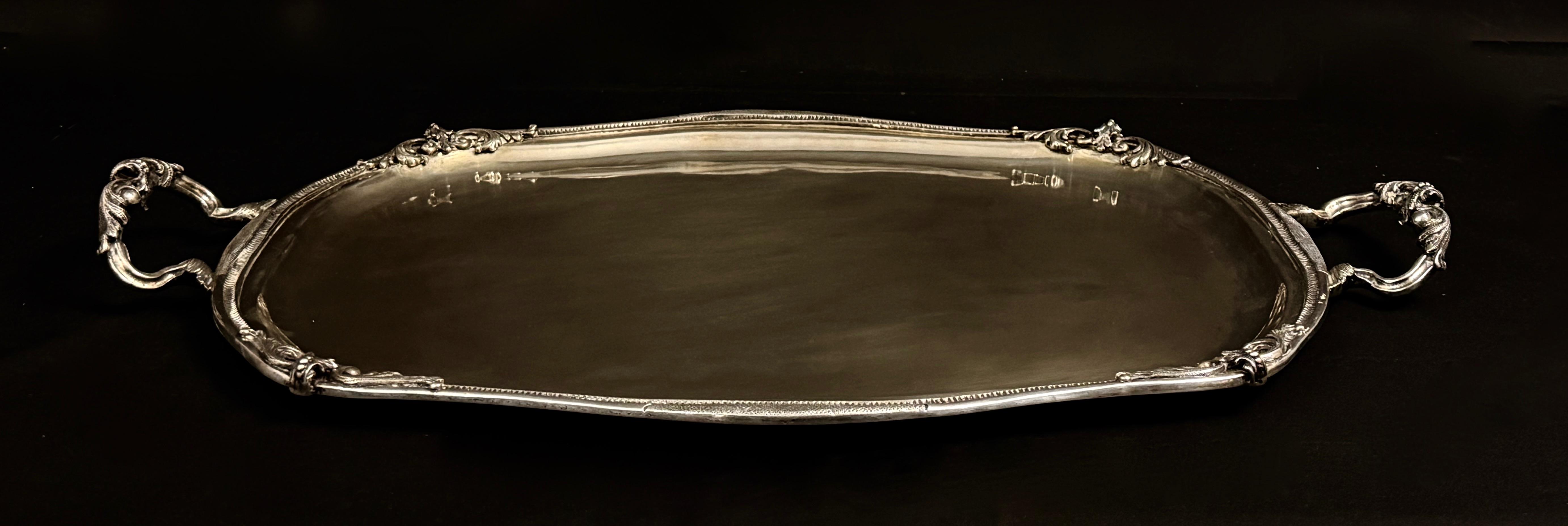 Srebrna taca z dwoma bocznymi uchwytami, masa 2382 g