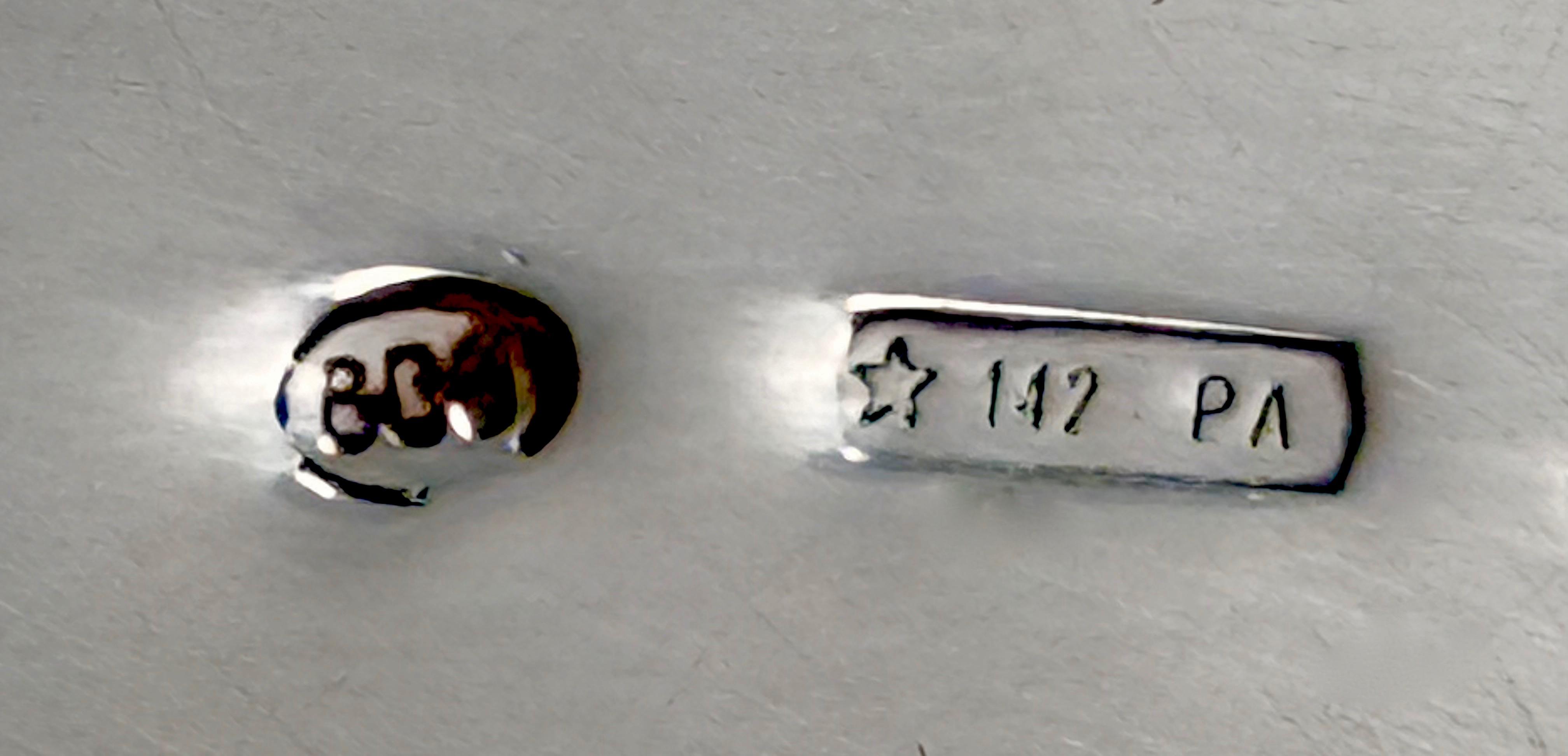 Srebrny reliefowy wazon w stylu art deco, masa 1185 g