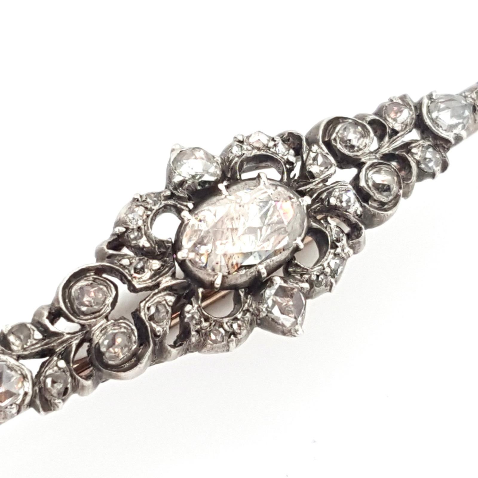 Broszka z brylantami, masa 2,0 ct