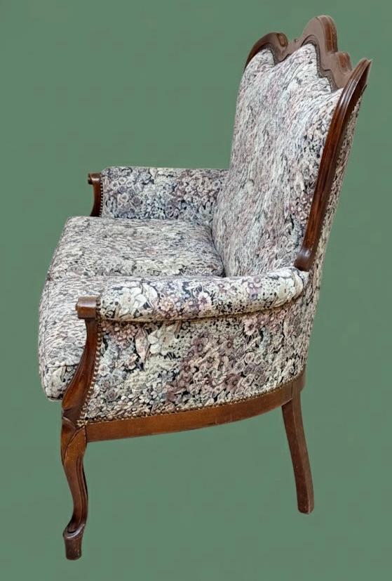 Salonowa kanapa w stylu Ludwika Filipa