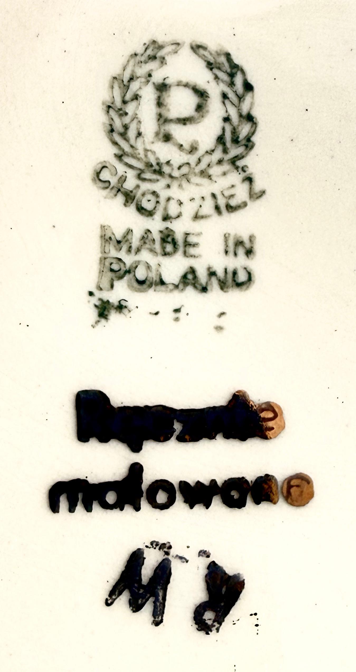 Wazon porcelanowy , Chodzież