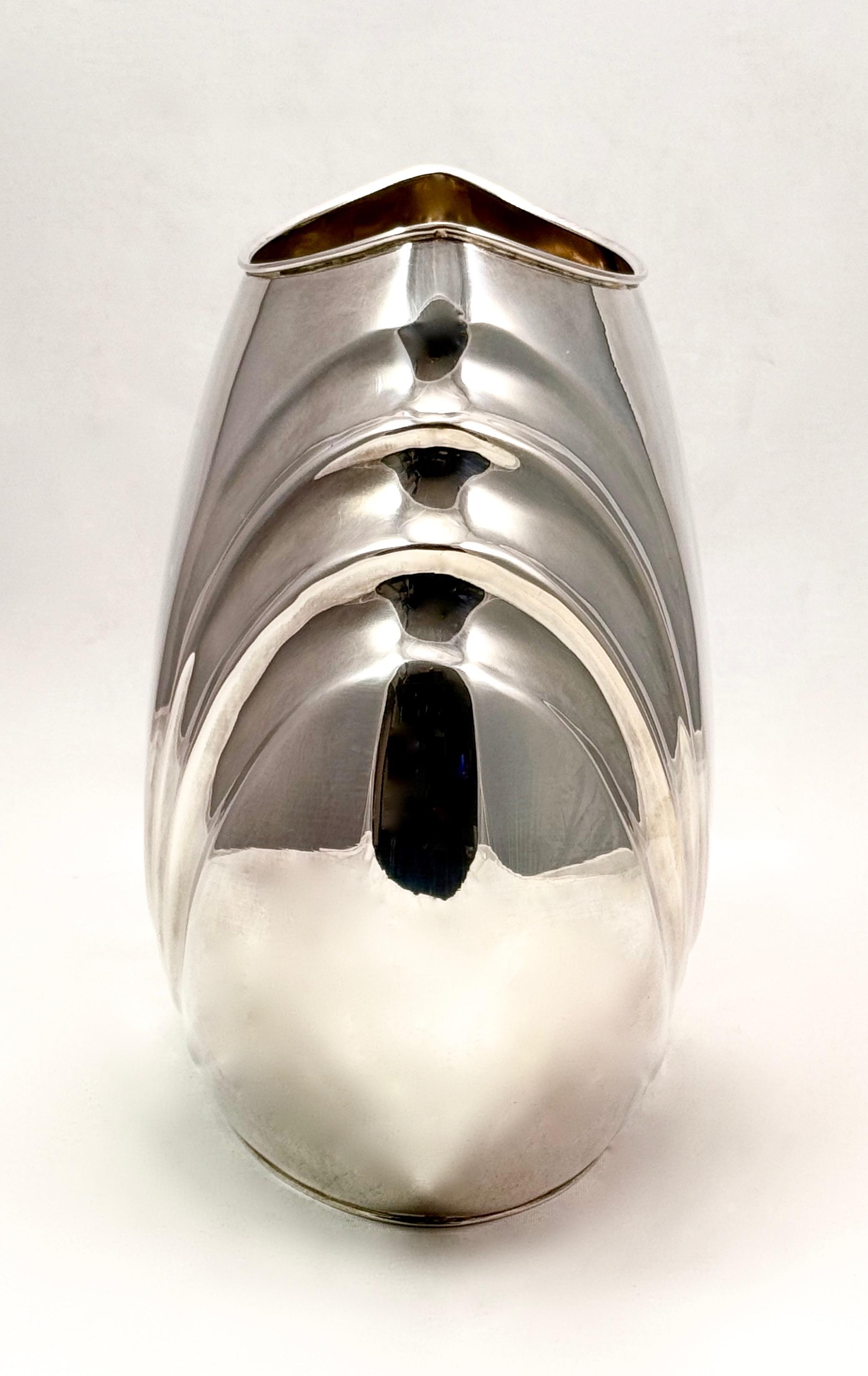 Srebrny reliefowy wazon w stylu art deco, masa 1185 g