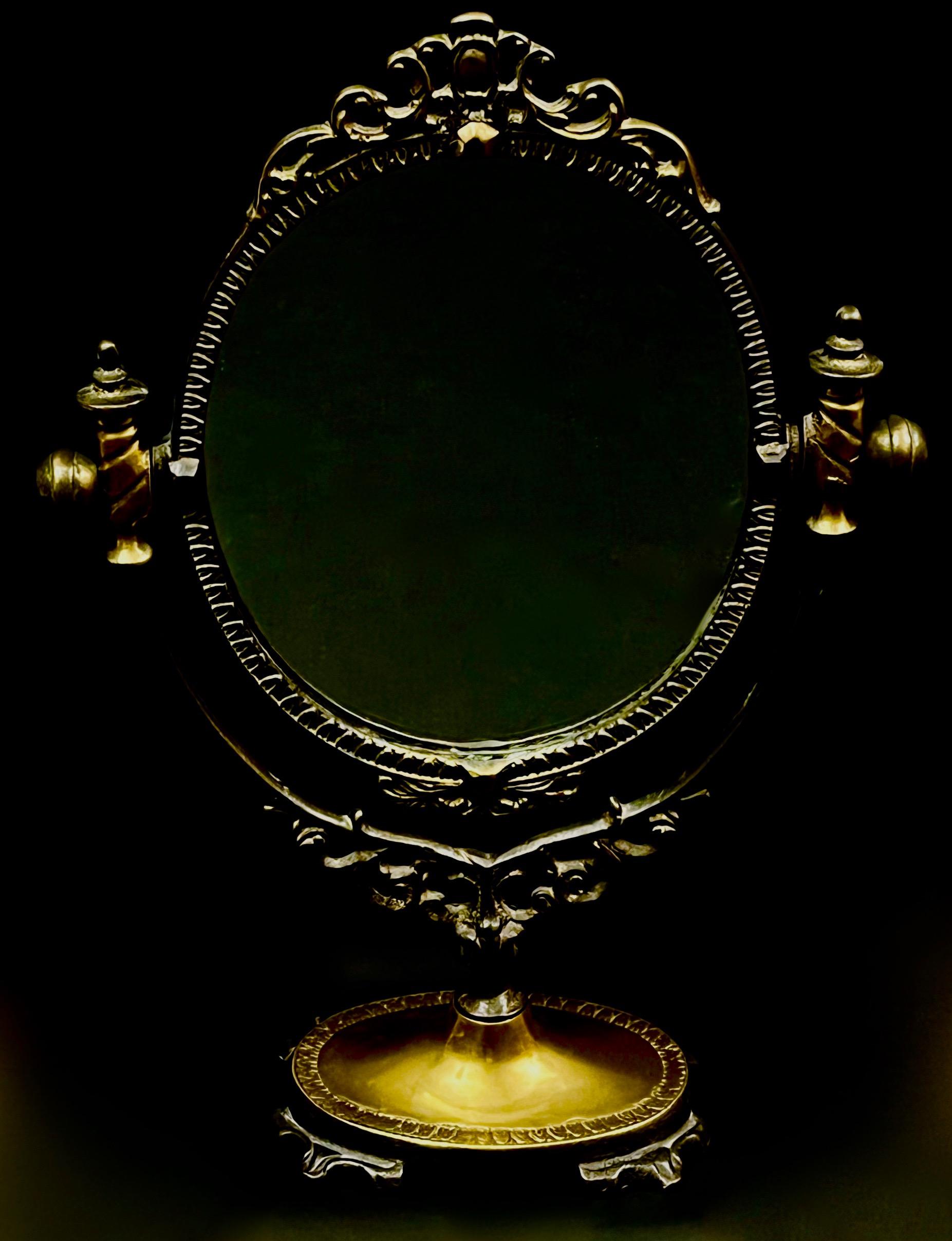 Dekoracyjny zestaw -zwierciadło i para lichtarzy