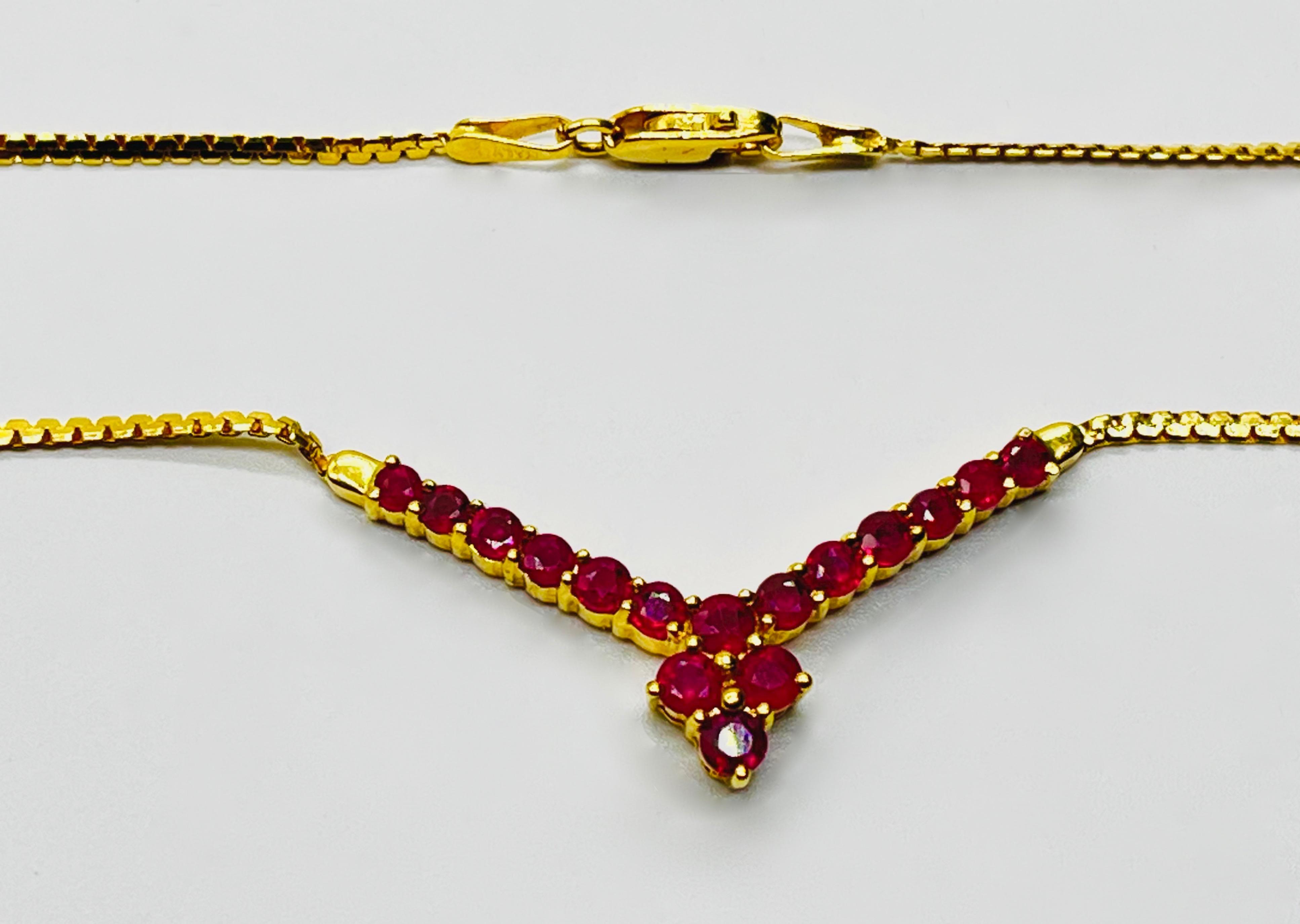 Złoty naszyjnk z rubinami