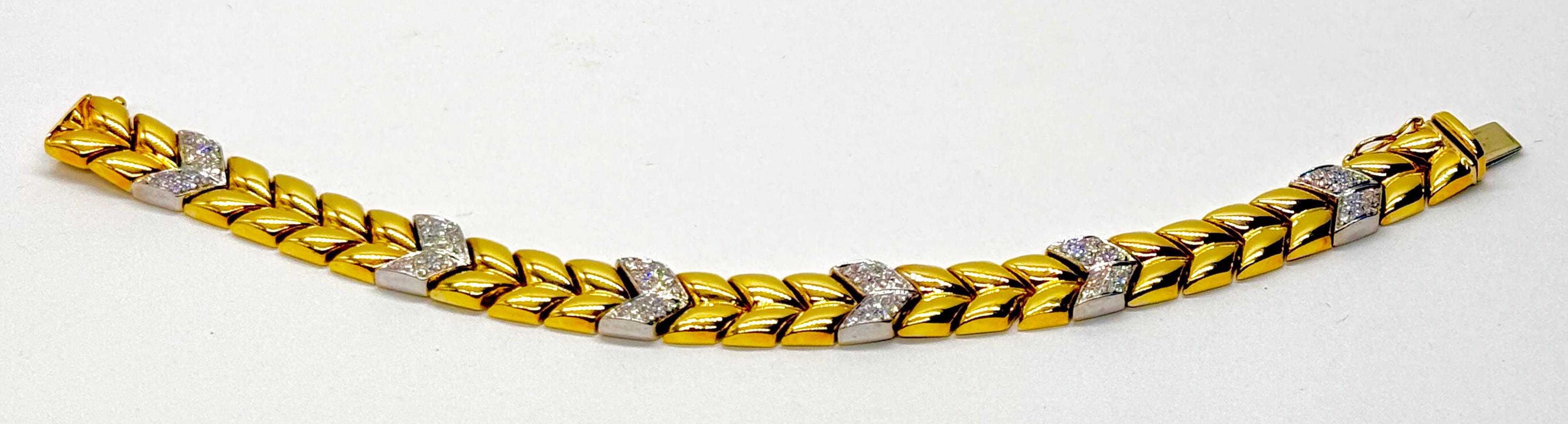 Złota bransoleta zdobiona 108 diamentami, masa 28,5 g , złoto 0,750