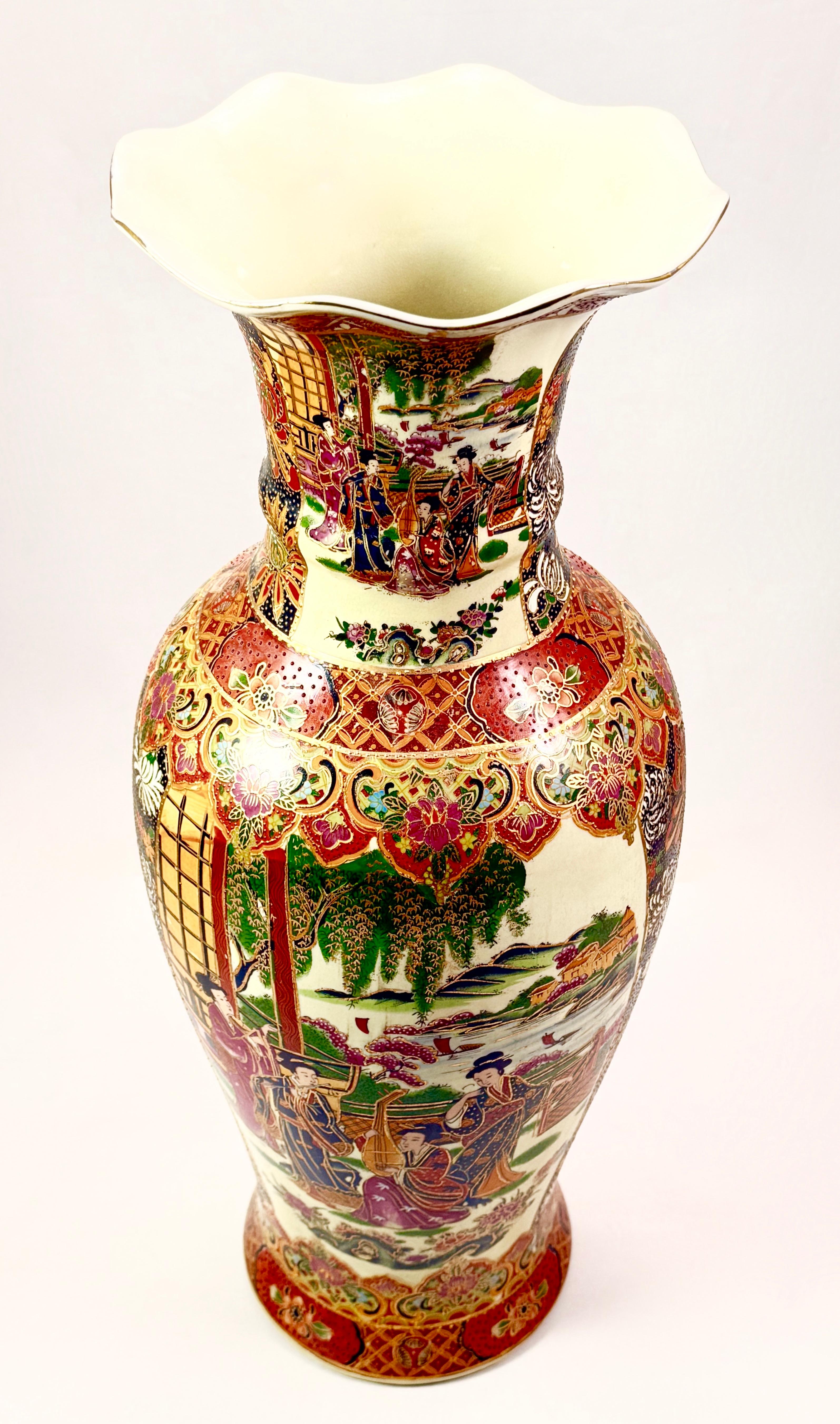 Ceramiczny wazon wielolistny