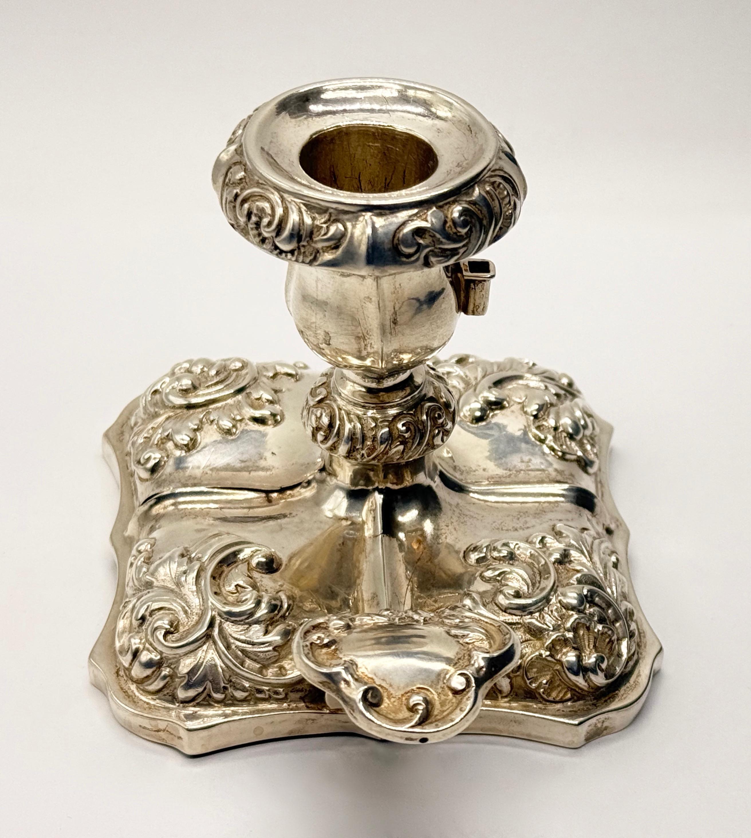 Srebrny kaganek jednoramienny z uchwytem, masa 117 g, Wiedeń,XIX w.