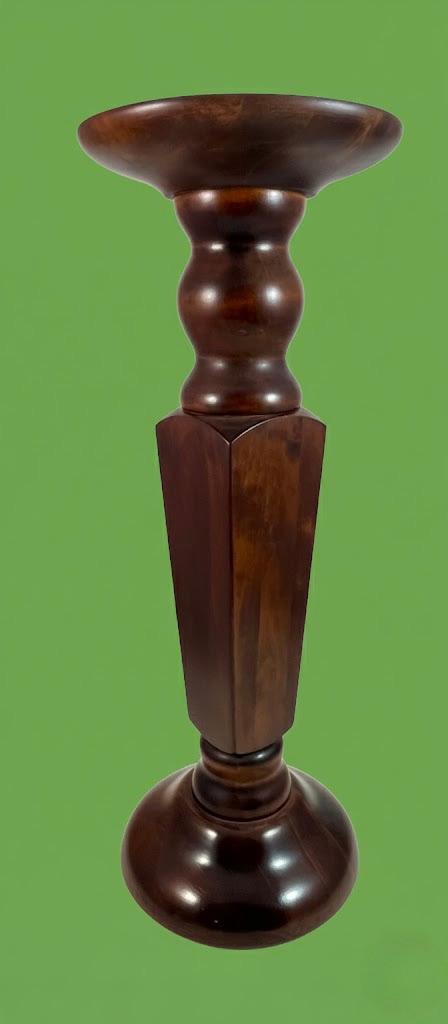 Dekoracyjny postument salonowy