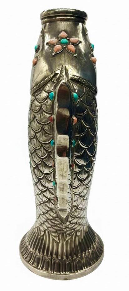 Srebrny wazon zdobiony kamieniami jubilerskimi, masa 734 g