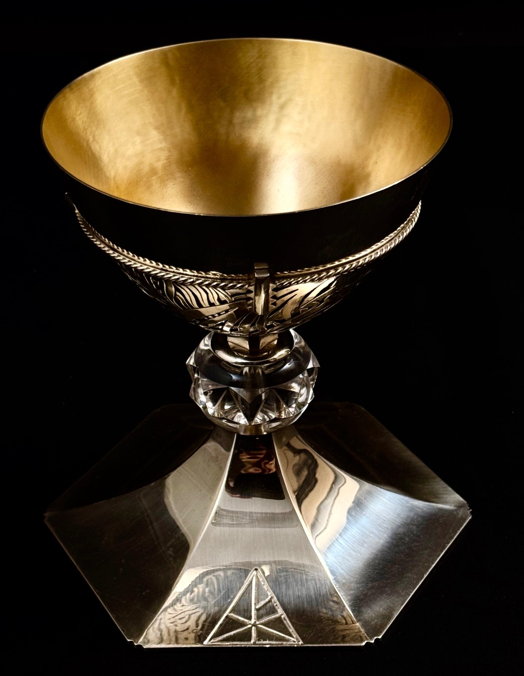 Srebrny kielich stojący na sześciokątnej podstawie, masa 619 g
