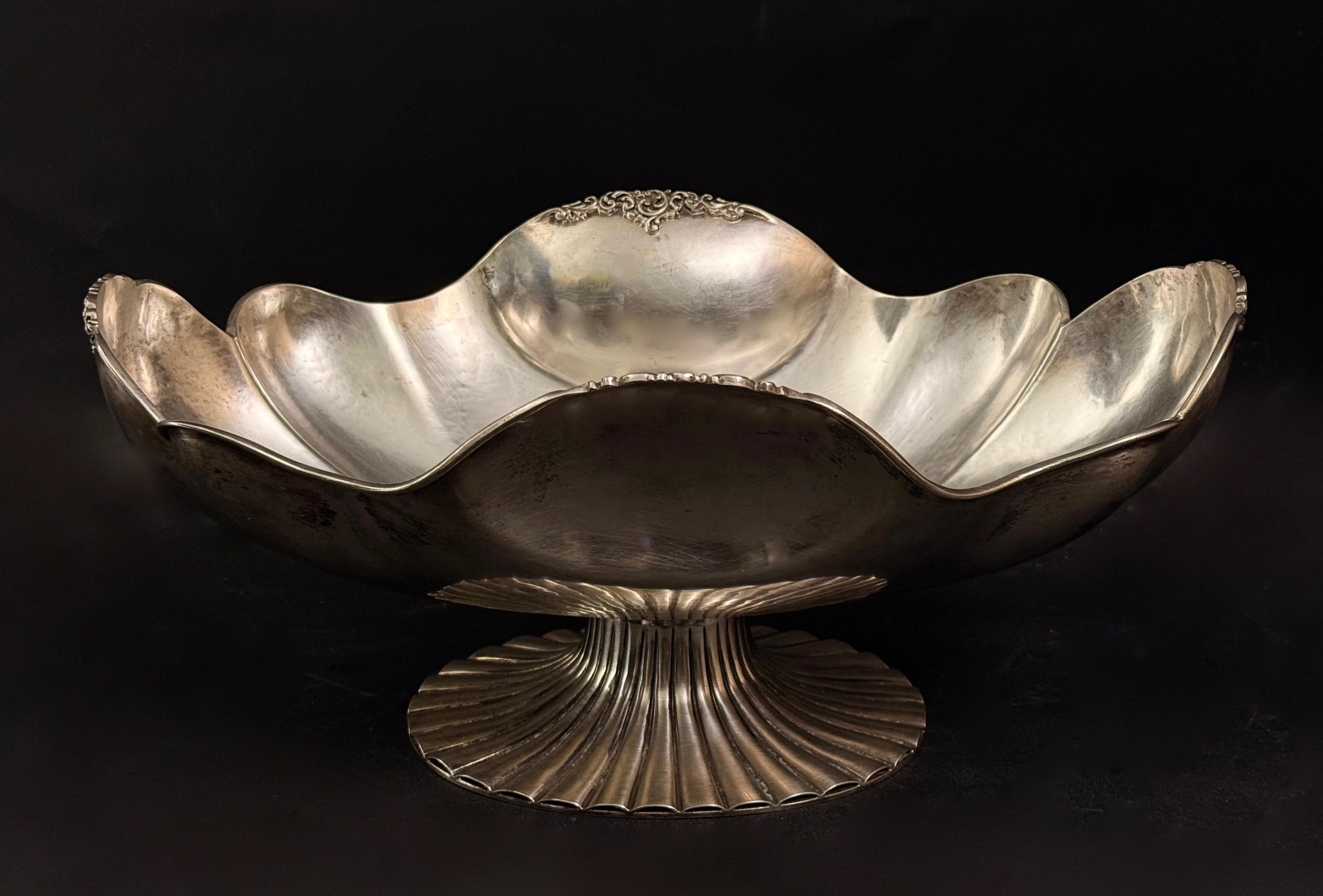 Srebrna wielolistna patera, masa 1070 g, Włochy 1944-65