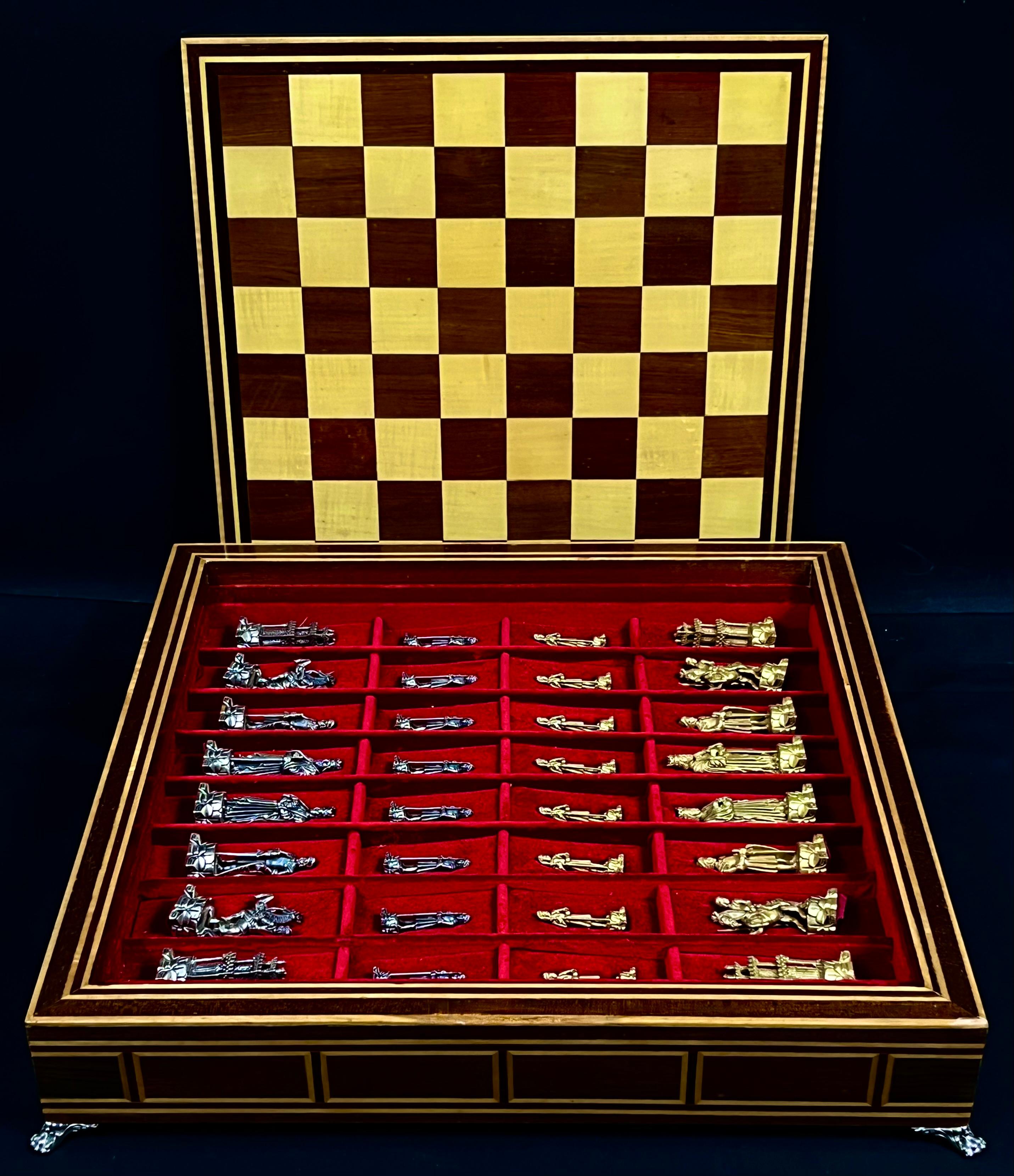 Srebrne kolekcjonerskie figury szachowe z szachownicą i etui