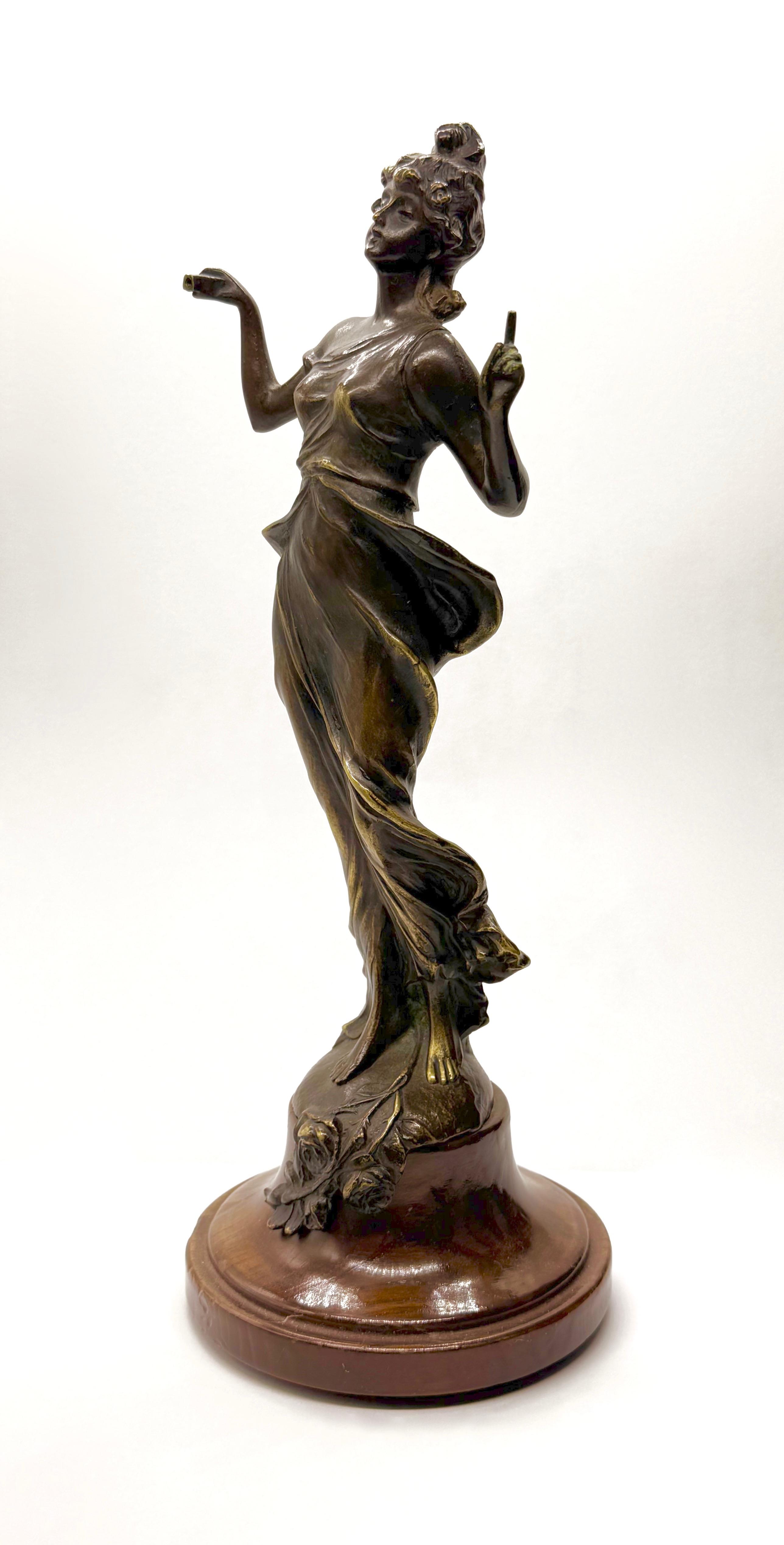 Ozdobna figura kobiety