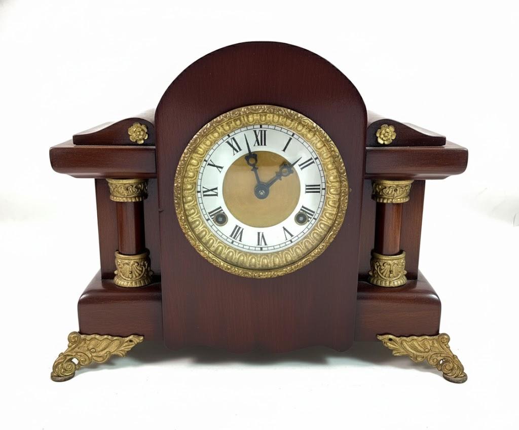 Ozdobny zegar portykowy