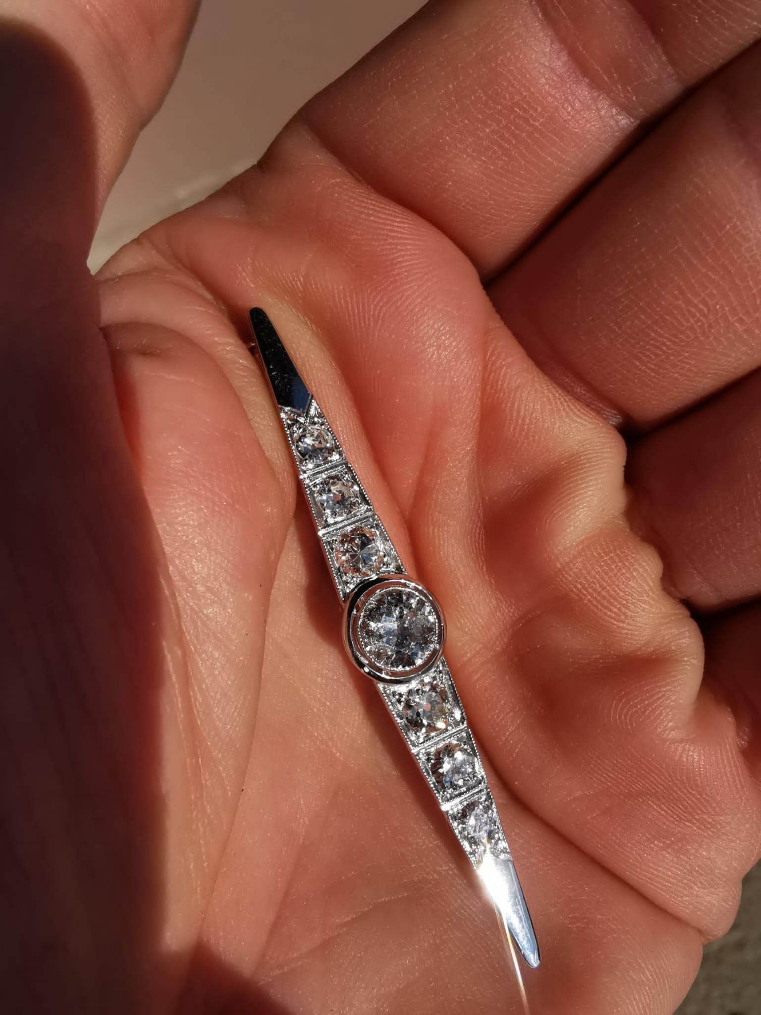 Złota brosza z brylanatmi 2,12 ct