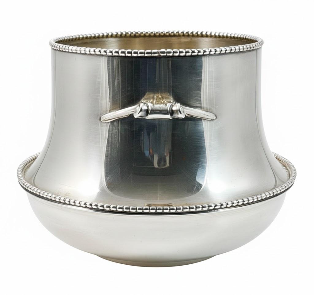 Srebrna waza z bocznymi uchwytami , masa 1110 g