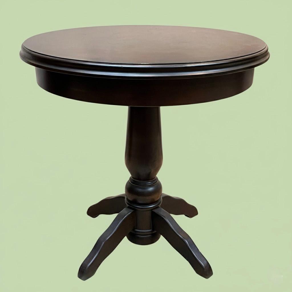 Okrągły stół salonowy stojący na 4 giętych nogach