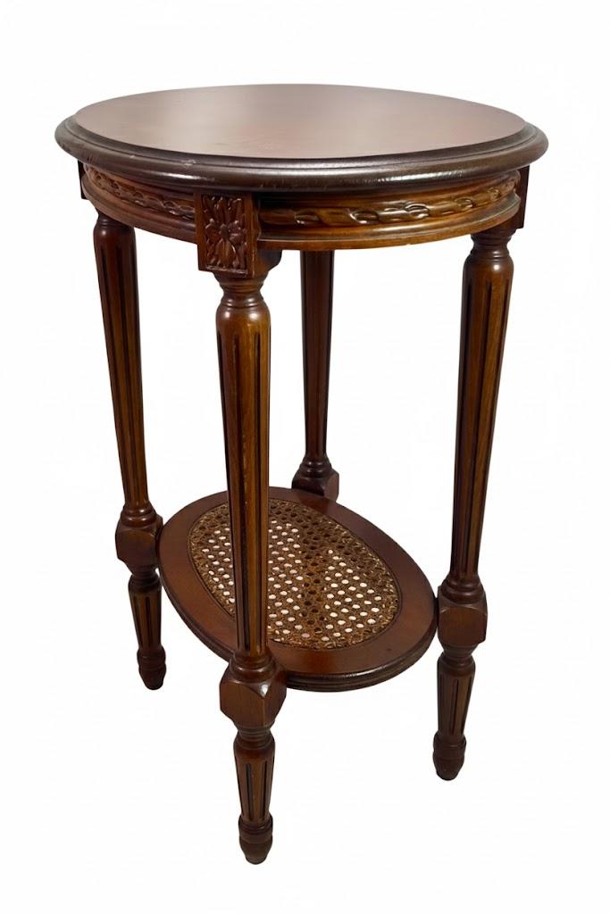 Stolik salonowy  w stylu Ludwika XVI
