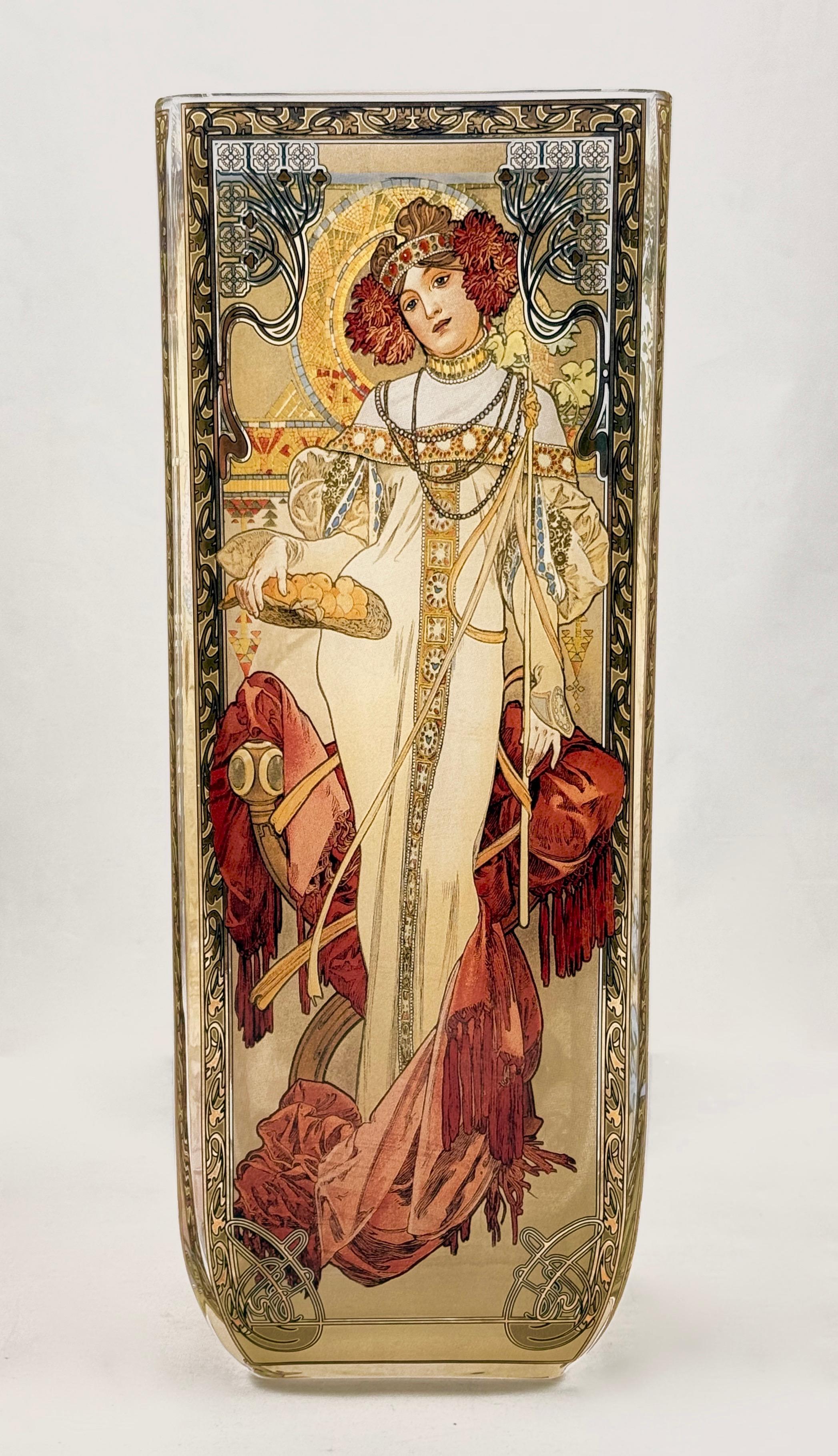 Wazon 4 pory roku wg Alphonsa Muchy , Goebel