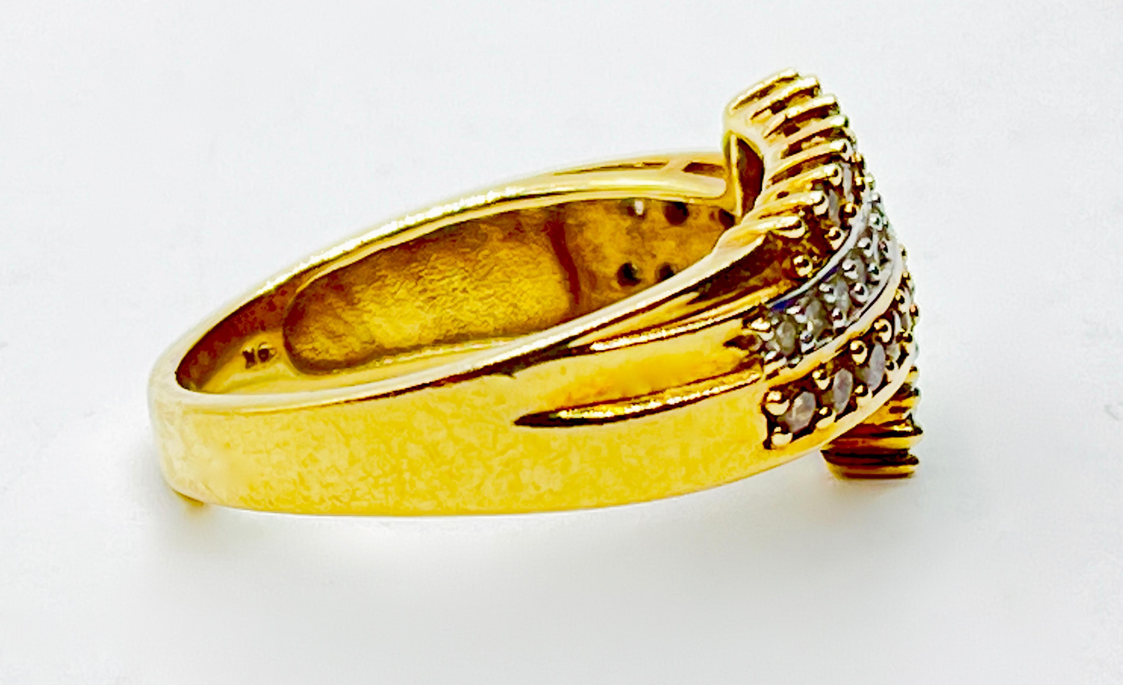 Złoty pierścionek z brylantami