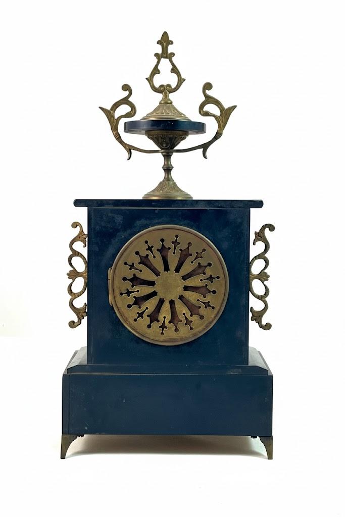 Ozdobny zegar komdowy