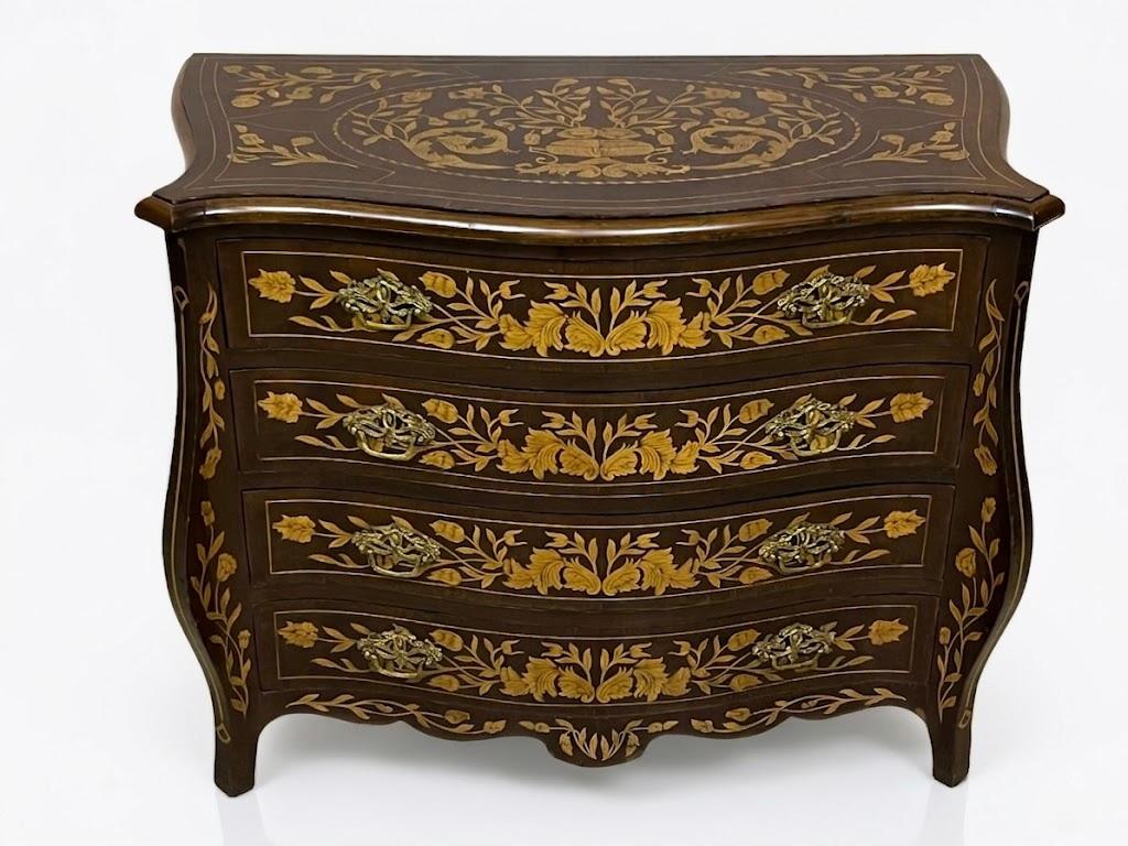 Komoda salonowa w stylu Ludwika XVI