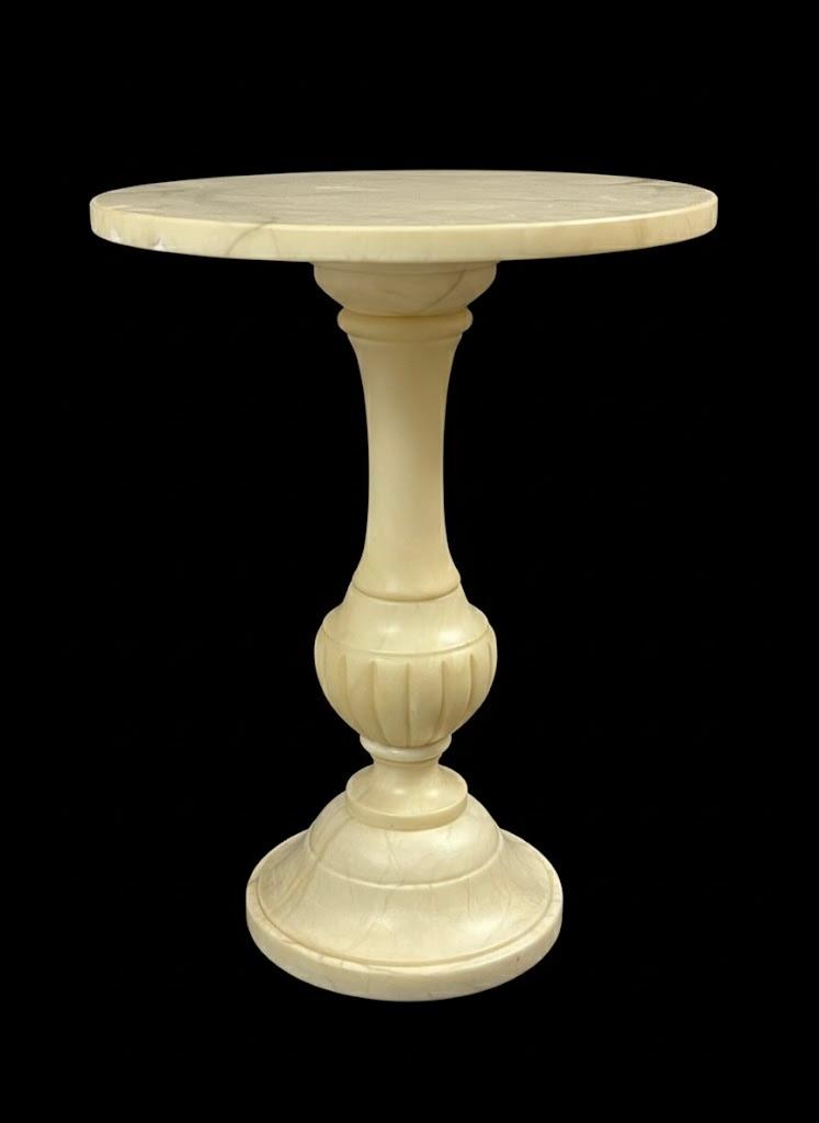 Dekoracyjny stolik salonowy