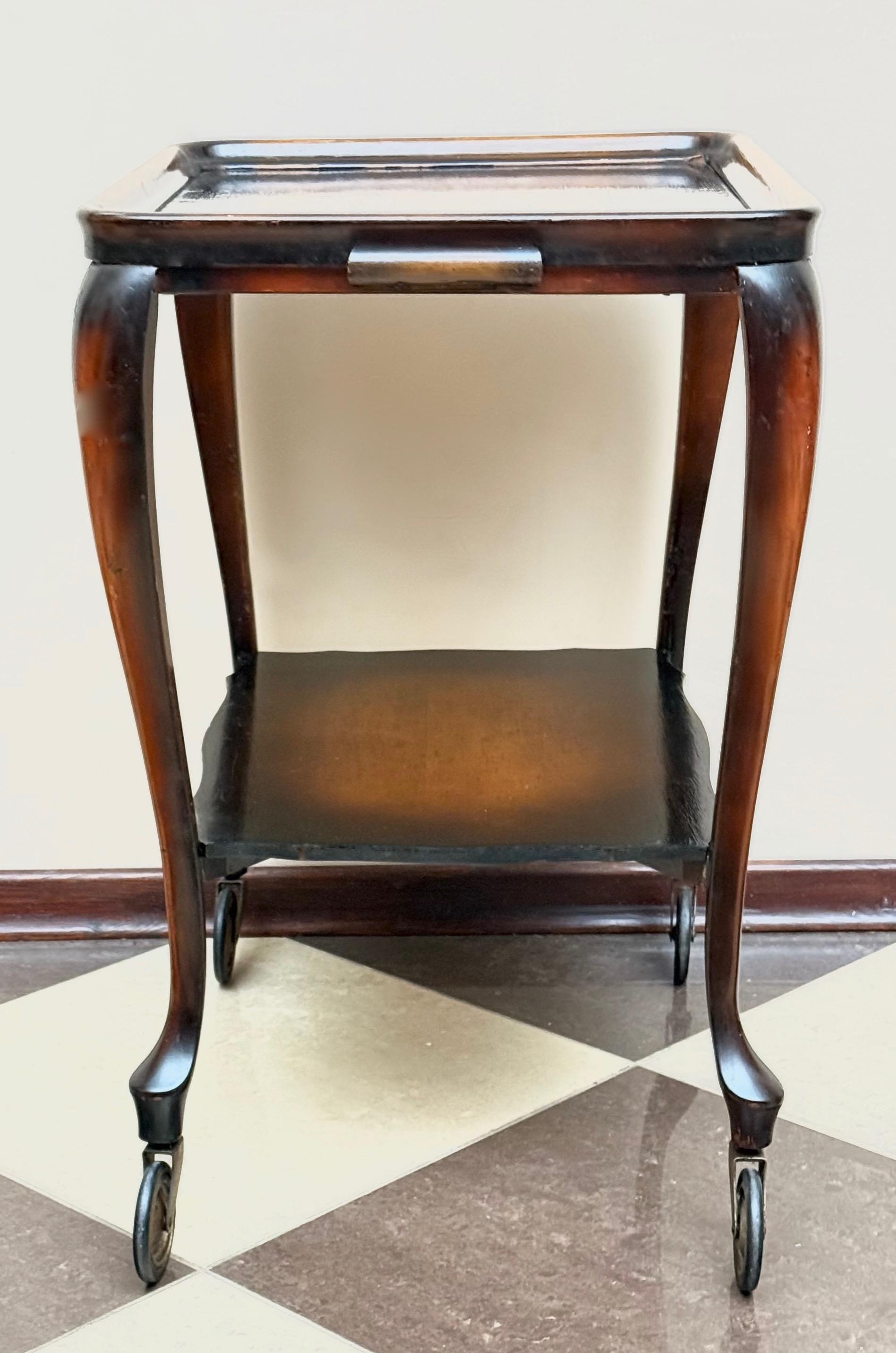 Barek salonowy w stylu Chippendale