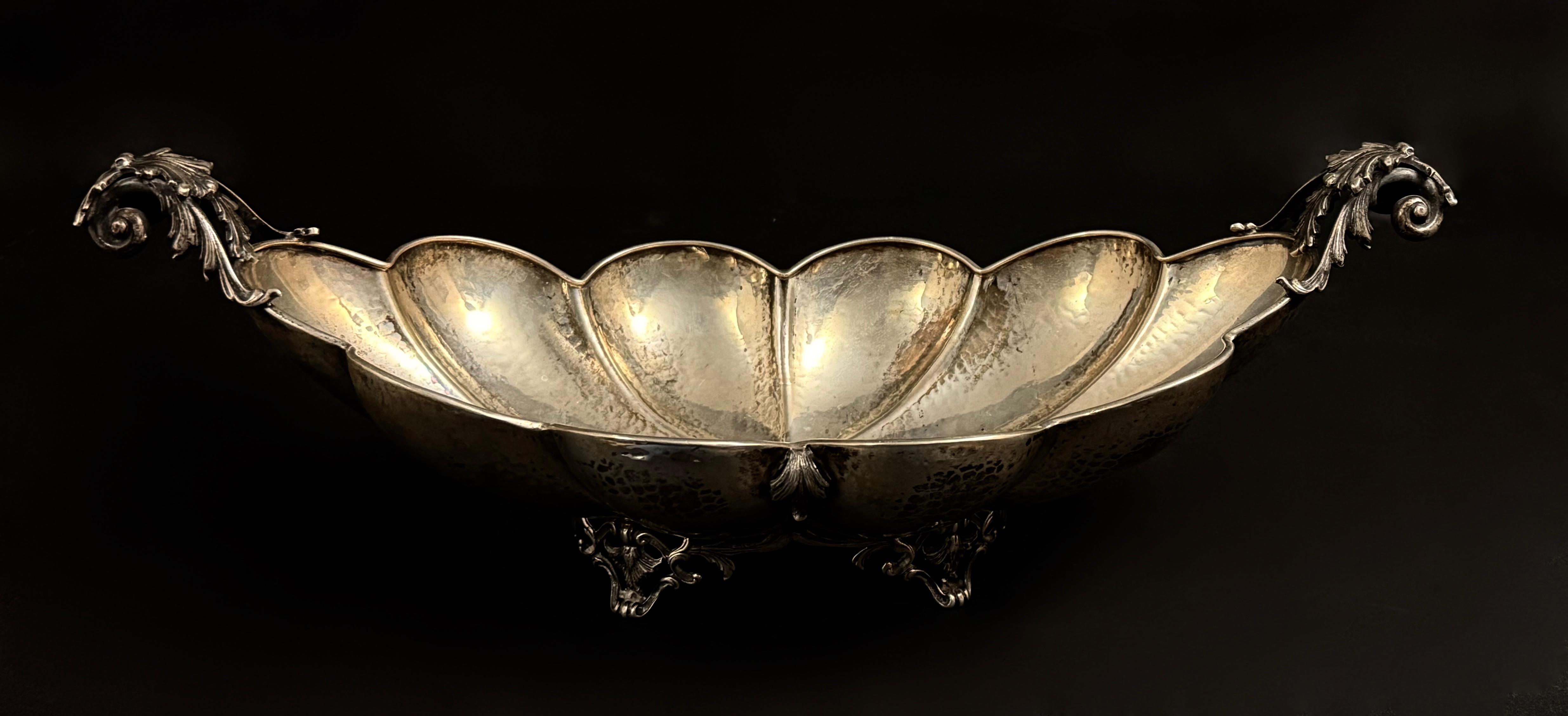 Srebrna żardiniera wielolistna stojąca na 4 giętych nogach, masa 731 g, Antonio Beretta