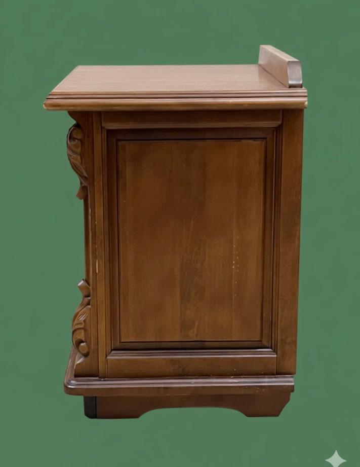 Ozdobna komoda z 3 szufladami