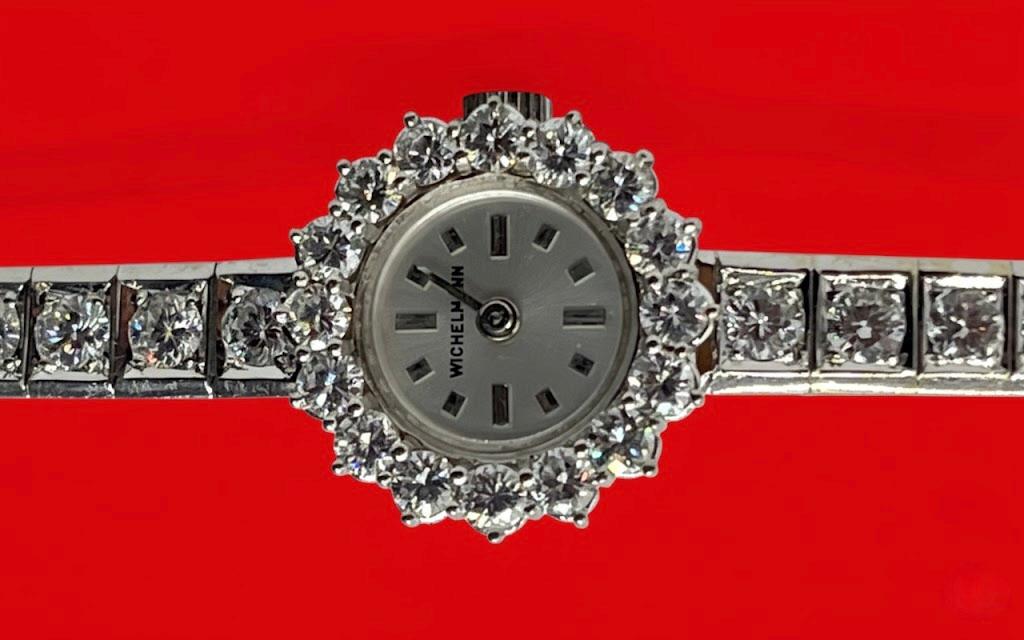 Złoty zegarek zdobiony diamentami  4,51 ct, ekspertyza