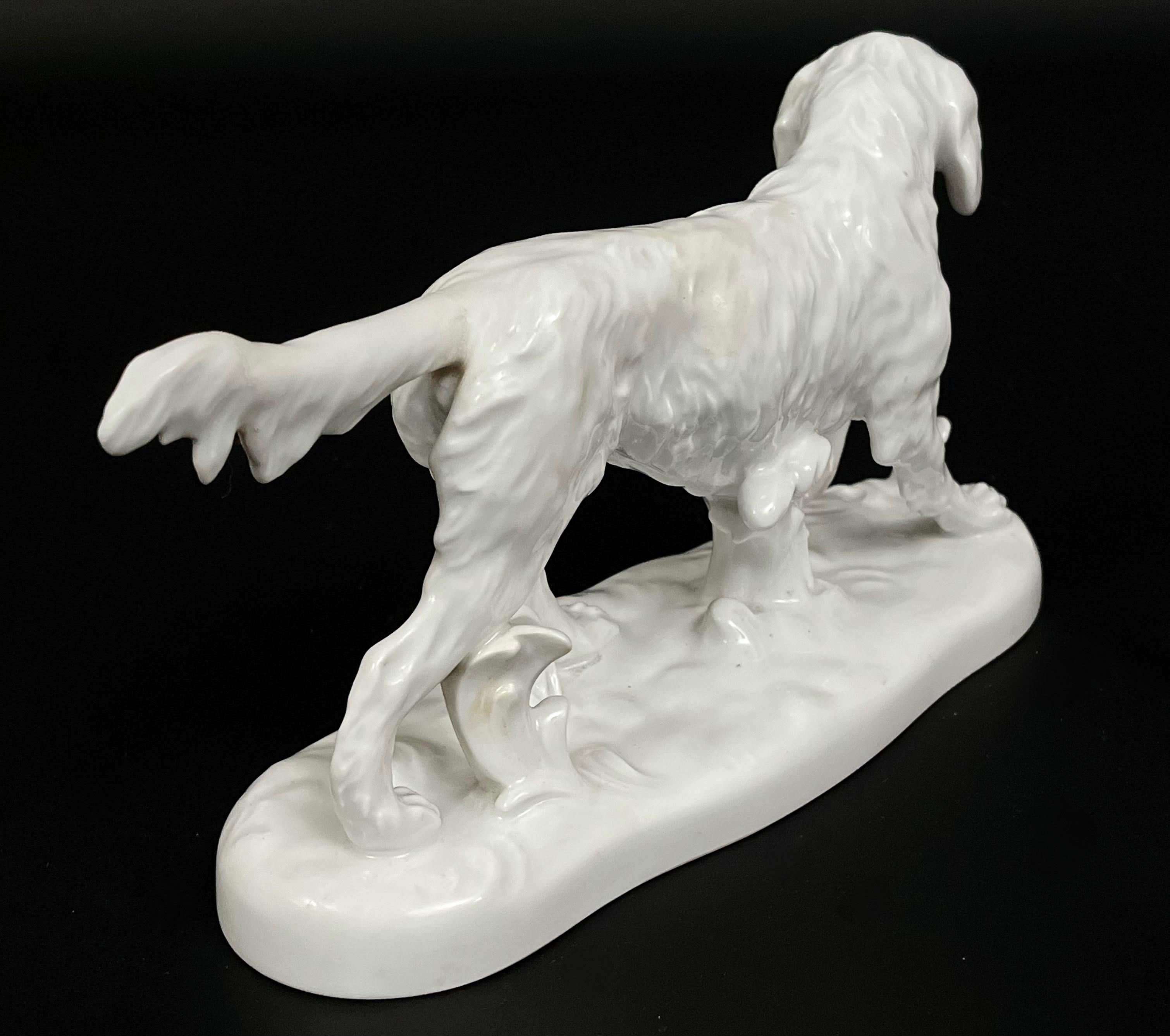 Pełnoplastyczna porcelanowa figura psa Setera