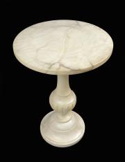 Dekoracyjny stolik salonowy