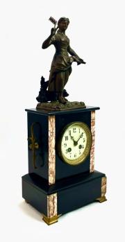 Ozdobny zegar komdowy