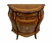 Komoda salonowa w stylu Empire stojąca na 4 giętych nogach