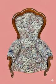 Salonowy fotel w stylu Ludwika Filipa