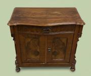 Komoda z wielolistnym blatem,szufladą i dwuskrzydłową szafką