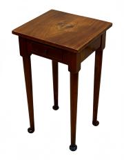 Stolik okolicznościowy z jedną szufladą