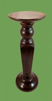 Dekoracyjny postument salonowy