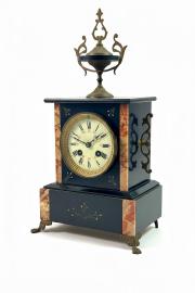 Ozdobny zegar komdowy