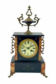 Ozdobny zegar komdowy