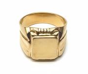 Złoty sygnet , masa 10,4 g