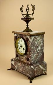 Zegar komodowy stojący na 4 nogach