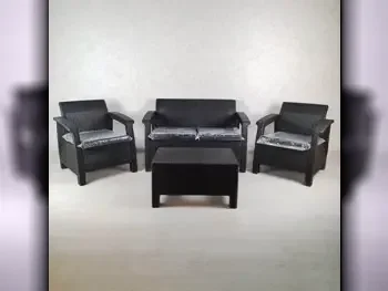 أثاث اخارجي أسود  طاولة مع كراسي عدد المقاعد 4