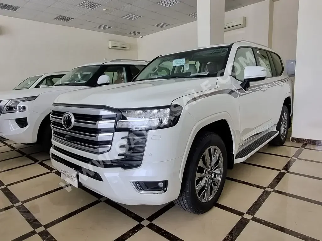 Toyota  Land Cruiser  GXR Twin Turbo  2023  Automatic  0 Km  6 Cylinder  Four Wheel Drive (4WD)  SUV  White  With Warranty