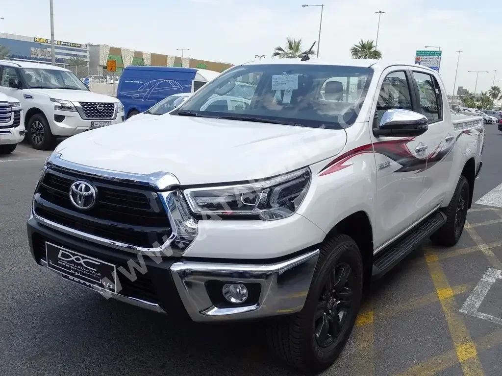 تويوتا  هاي لوكس  2023  اوتوماتيك  0 كم  4 سلندر  دفع رباعي  بيكب  أبيض  تحت الضمان