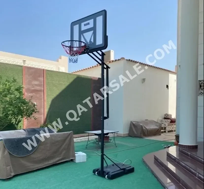 أطواق/ستاند كرة السلة