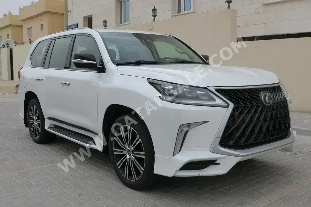 Lexus  LX  570  2017  Automatic  280,000 Km  8 Cylinder  Four Wheel Drive (4WD)  SUV  White