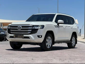 Toyota  Land Cruiser  GXR Twin Turbo  2022  Automatic  13,000 Km  6 Cylinder  Four Wheel Drive (4WD)  SUV  White  With Warranty